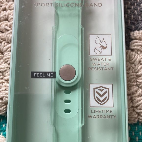 NIB. iHome Apple Watch Sports Band (38/40 MM)- Mint - Picture 7 of 7